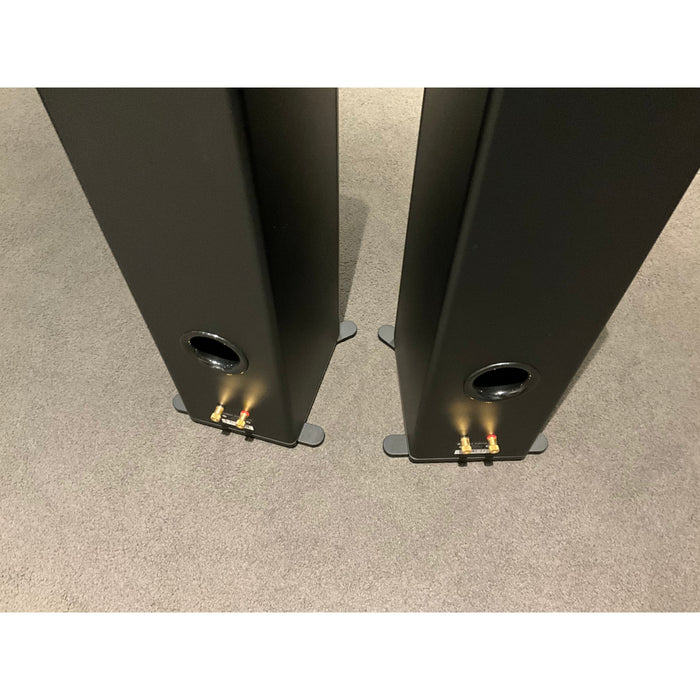 Richter Harlequin S6 Tower Speakers in Black. Pre Loved