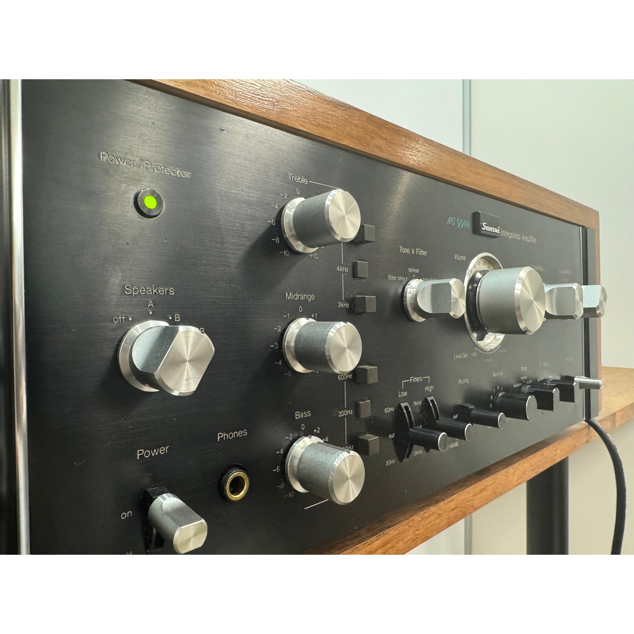 Sansui AU-9900 - Pre Loved Classic AU series with custom timber surround