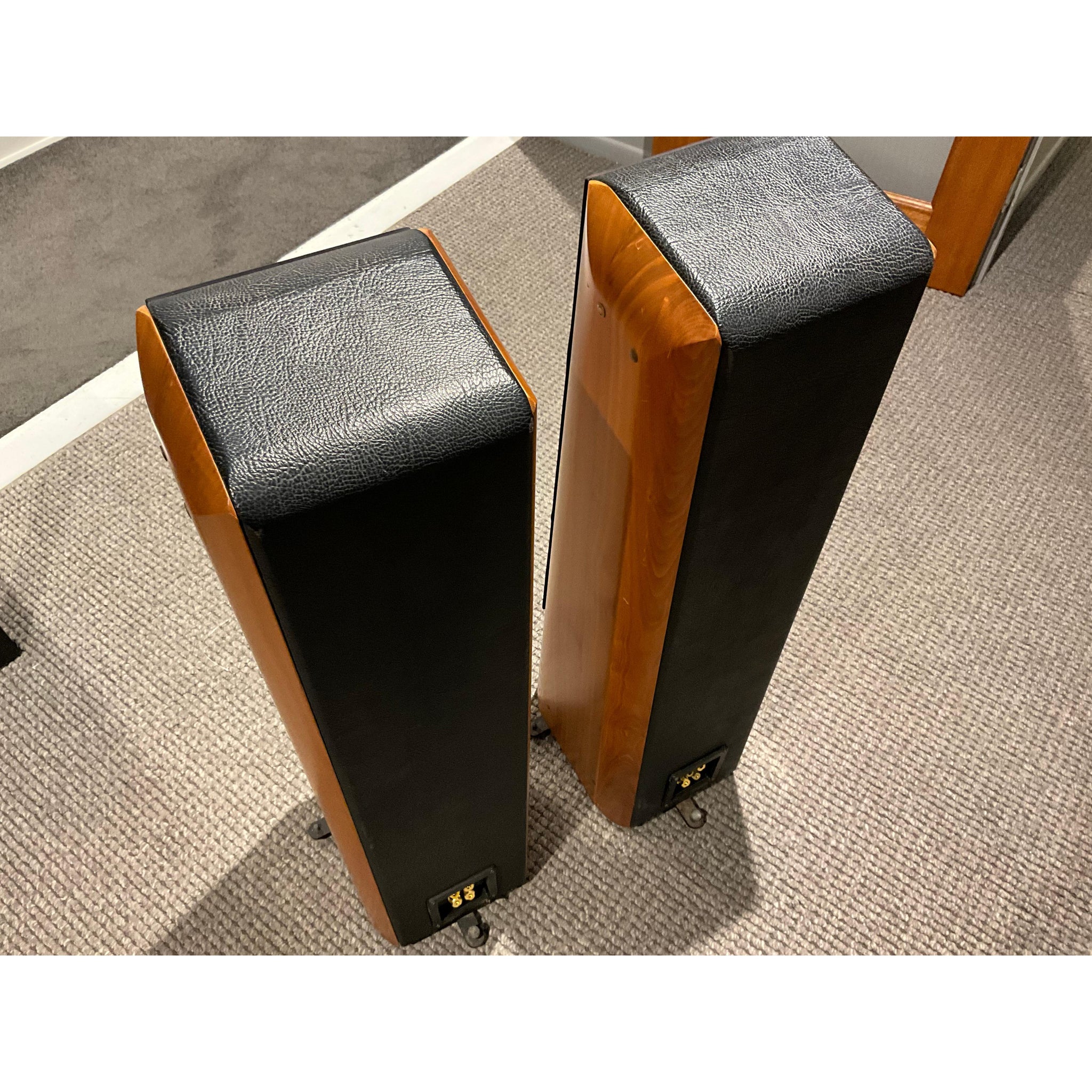 Sonus Faber Concerto Grand Piano Tower Speakers, Italian made, Pre Loved
