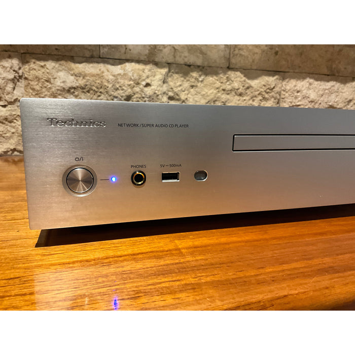 Technics SL-G700 Super Audio CD player and Network player, Silver, Pre Loved