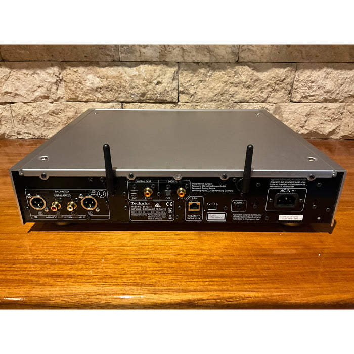 Technics SL-G700 Super Audio CD player and Network player, Silver, Pre Loved
