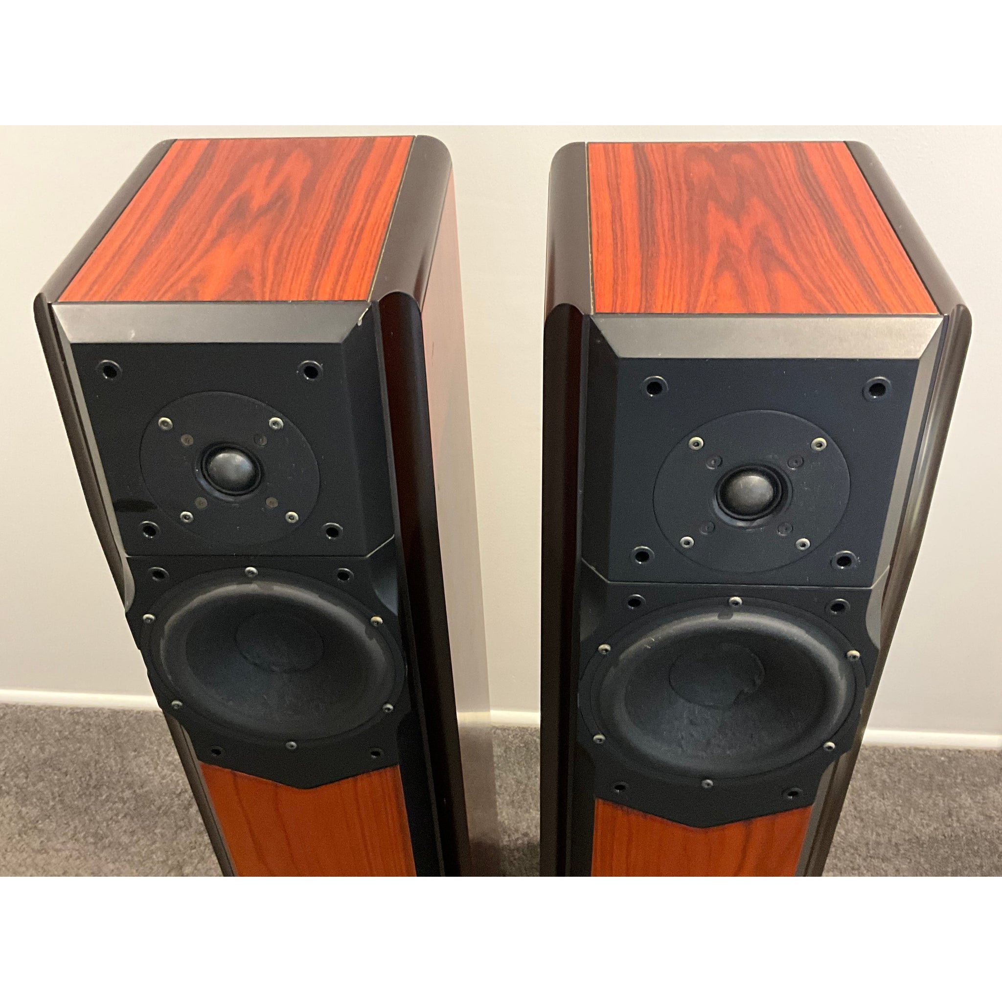 Usher Compass CP 730 Tower Speakers in rosewood/black. Pre Loved