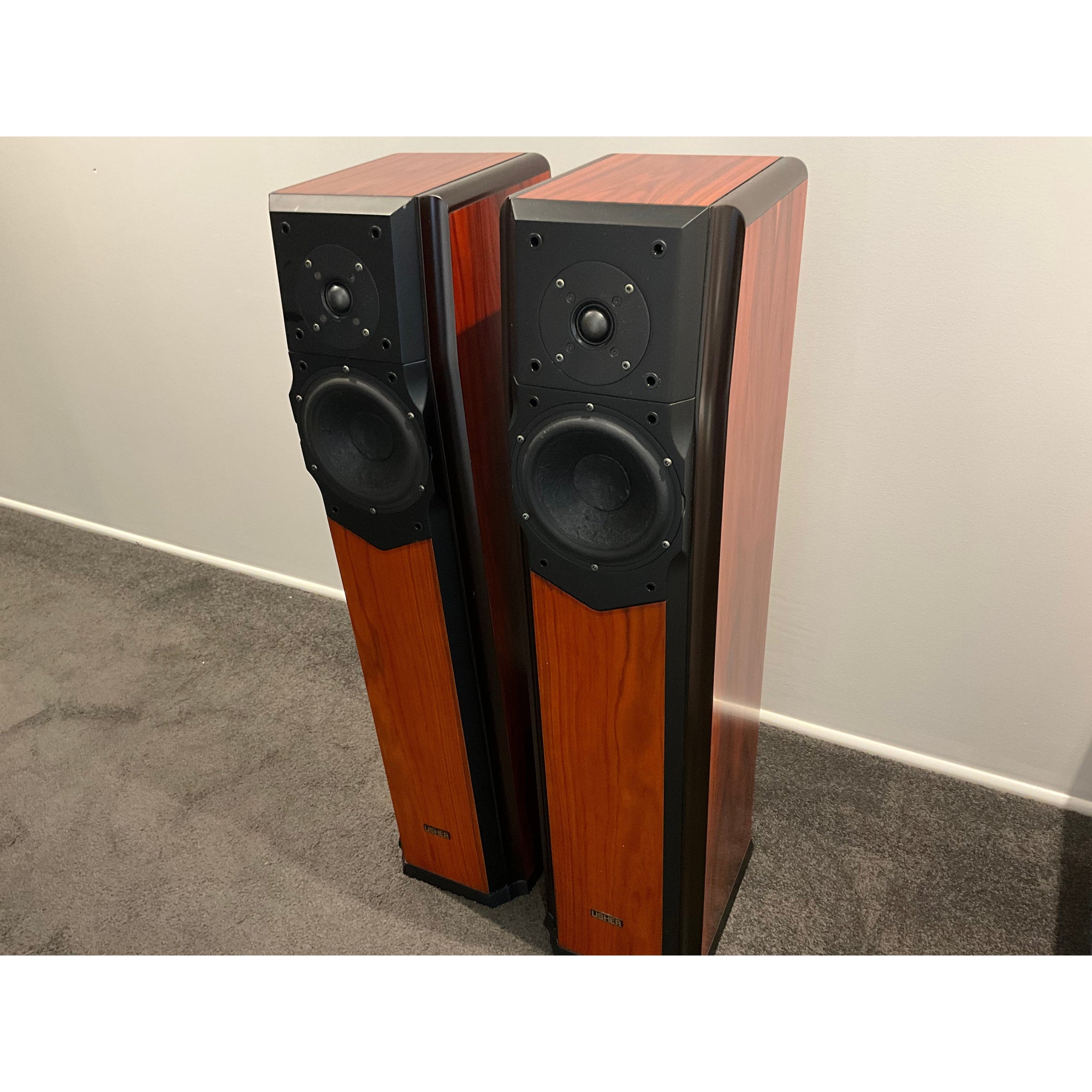 Usher Compass CP 730 Tower Speakers in rosewood/black. Pre Loved