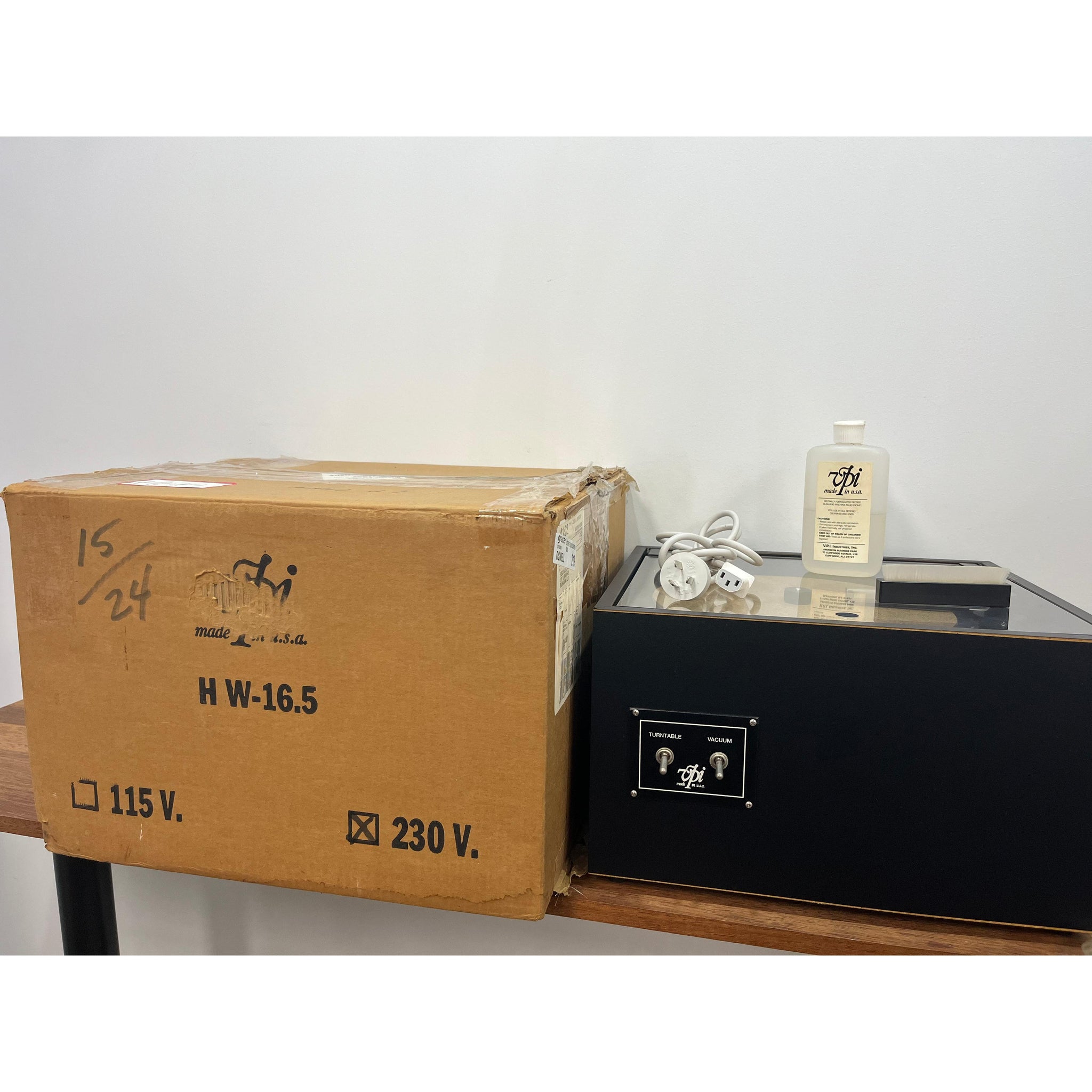 VPI HW-16.5 Record Cleaning Machine - Pre-Loved