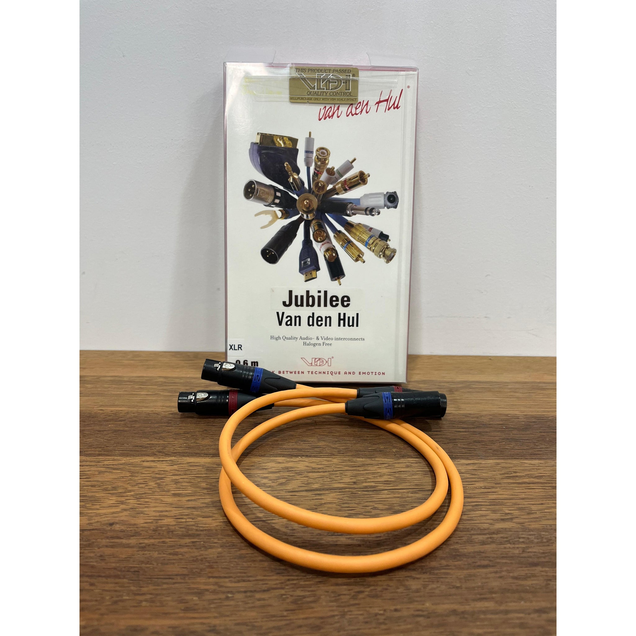 Van den Hul The Jubilee Silver Hybrid XLR balanced intrconnect 0.6m - Pre-loved