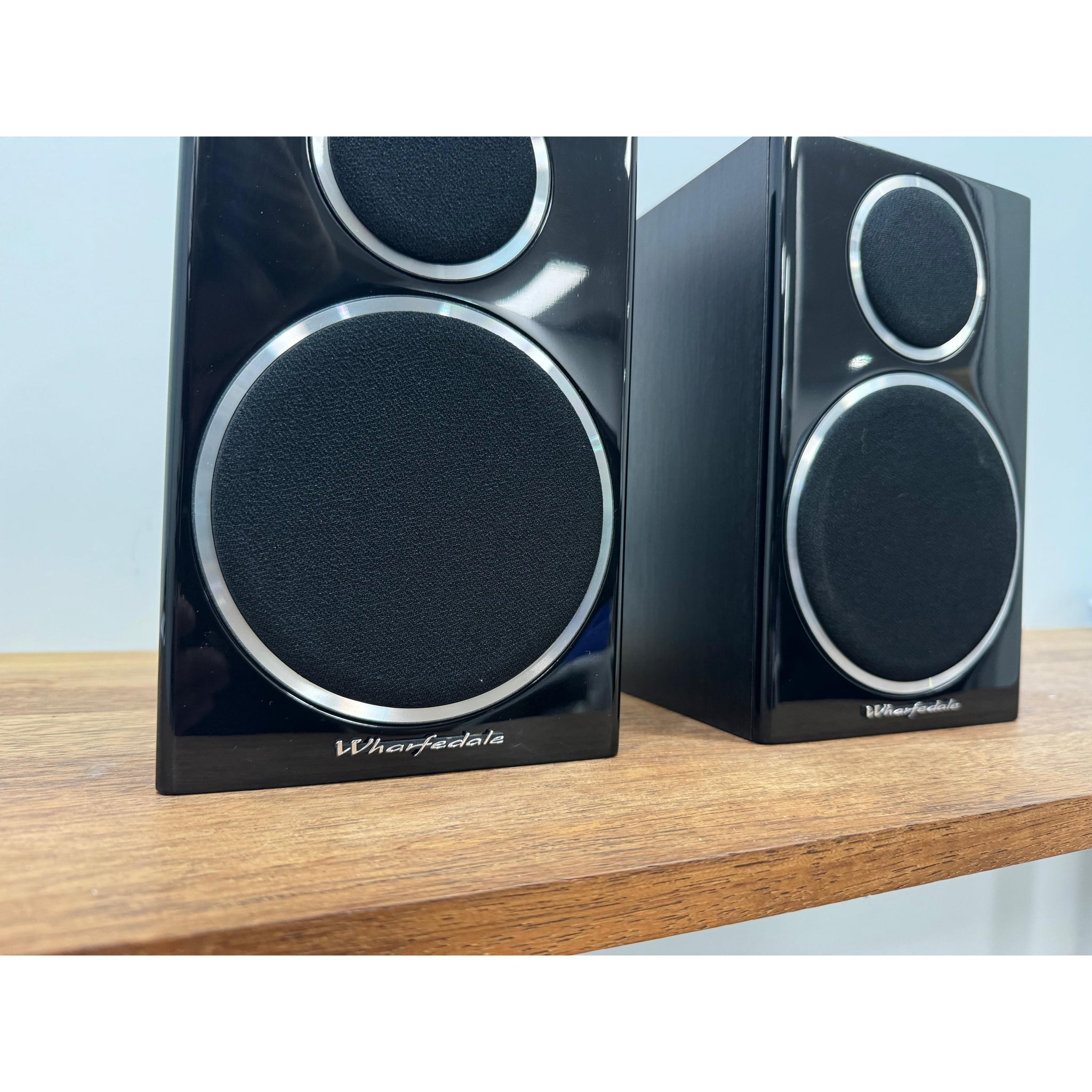 Wharfedale Diamond 210 bookshelf speakers - Pre Loved