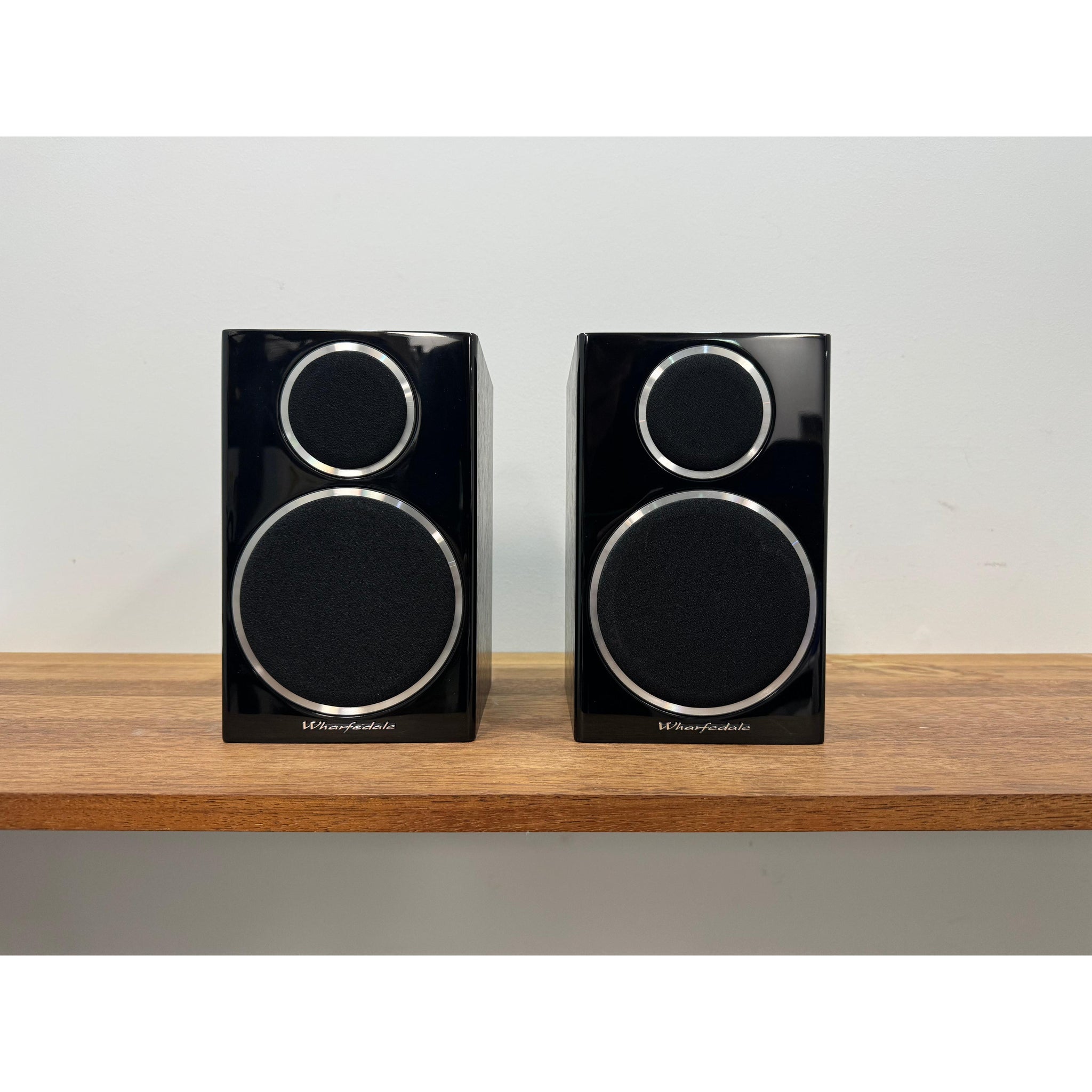 Wharfedale Diamond 210 bookshelf speakers - Pre Loved