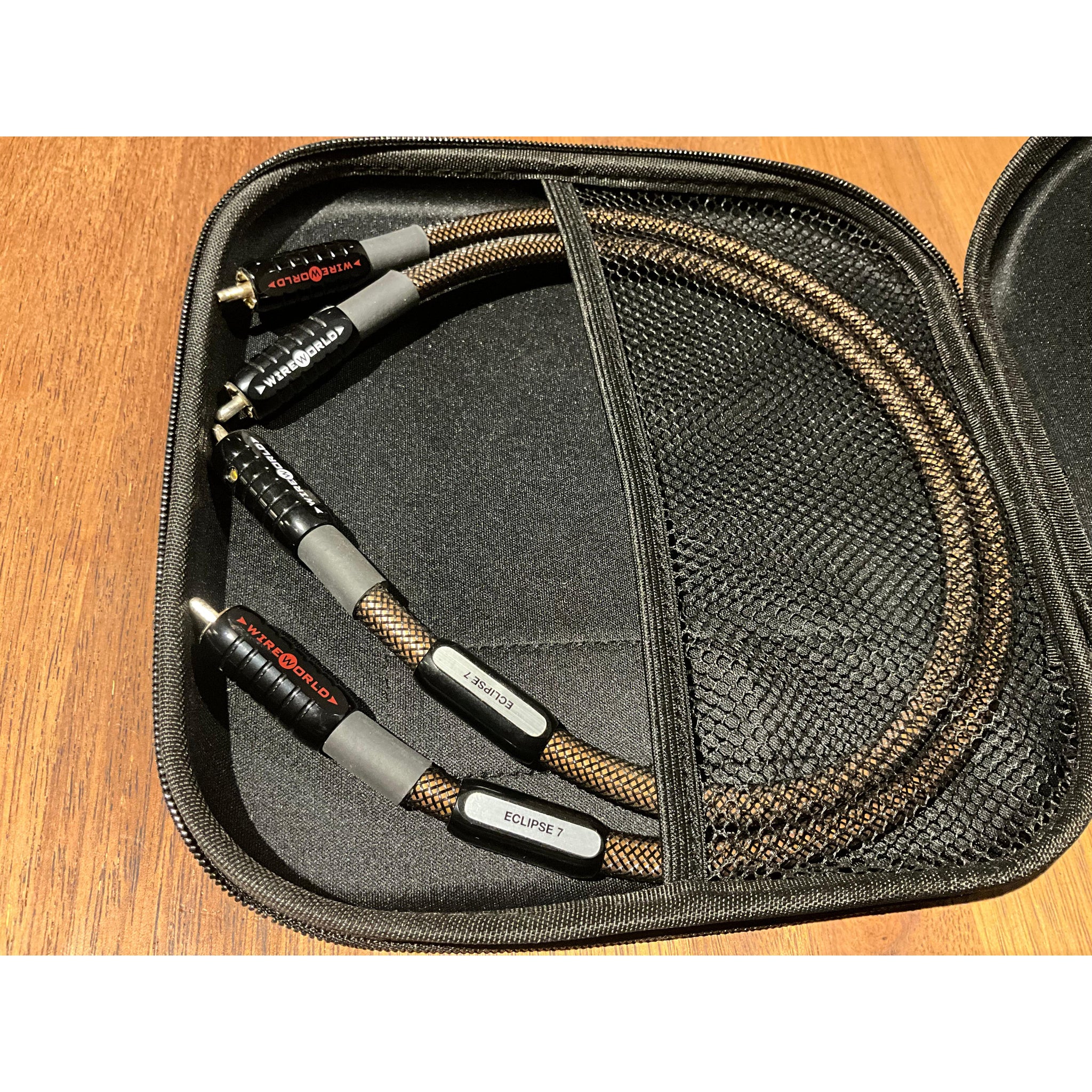 Wireworld Eclipse 7 RCA to RCA pair of interconnects, half metre, pre loved