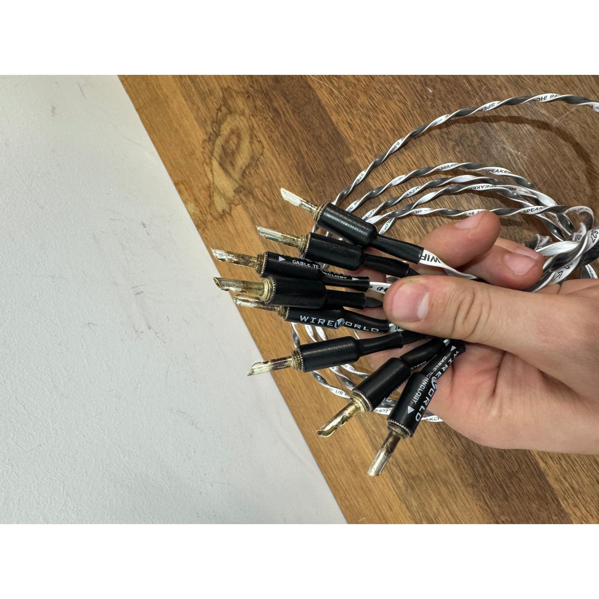 Wireworld Helicon 16 HCS Speaker Cable 2.5m (pair) - Pre Loved